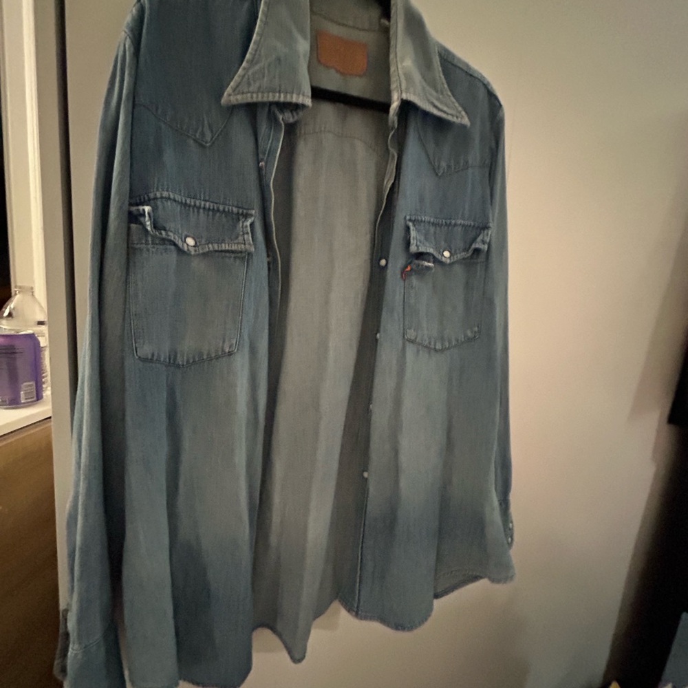 Vintage Levi’s Blue Denim Button-Up Shirt